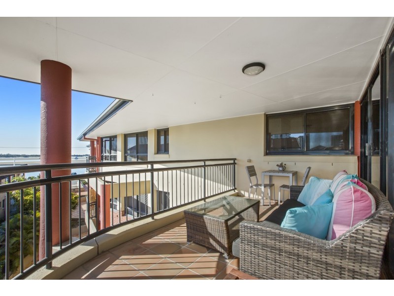 11/274 Marine Parade, Labrador QLD 4215