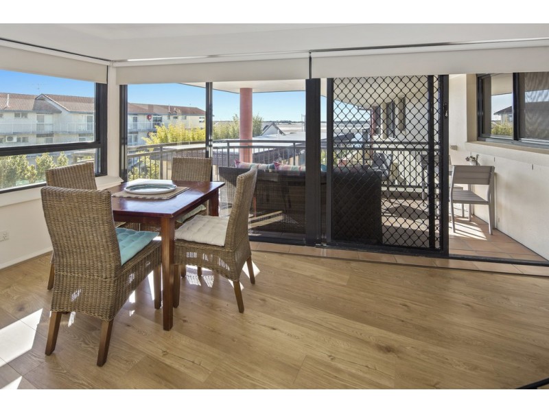 11/274 Marine Parade, Labrador QLD 4215