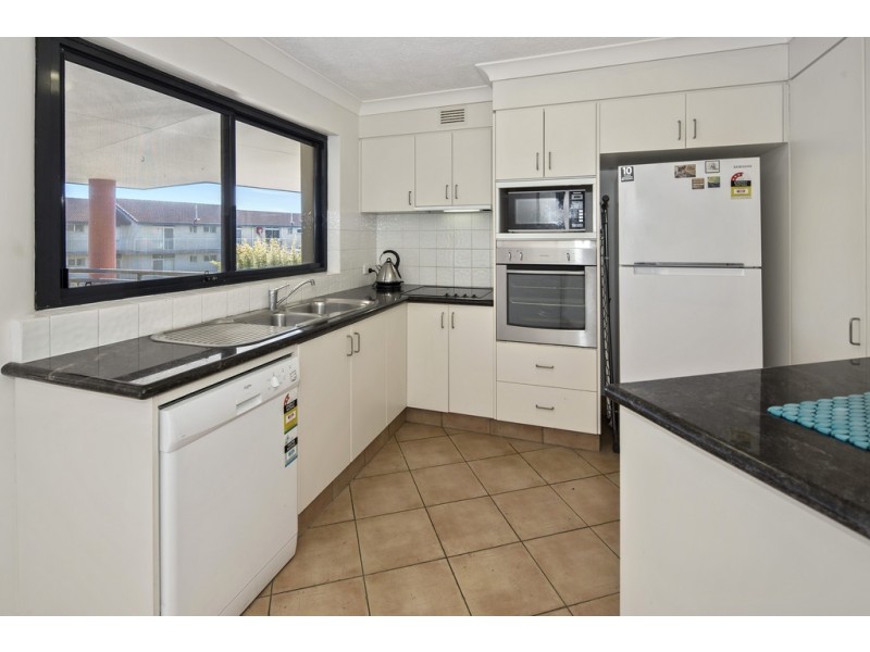 11/274 Marine Parade, Labrador QLD 4215