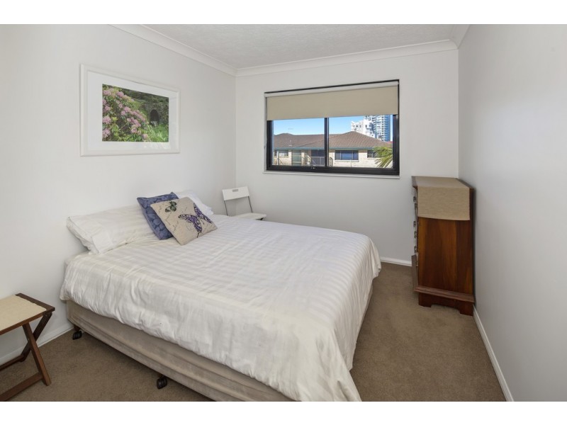 11/274 Marine Parade, Labrador QLD 4215