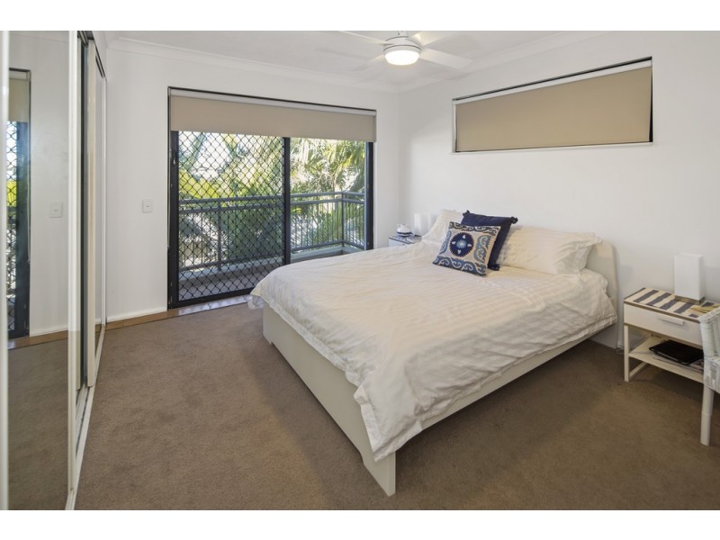 11/274 Marine Parade, Labrador QLD 4215