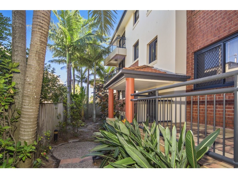 11/274 Marine Parade, Labrador QLD 4215