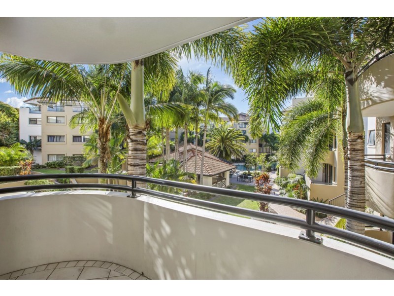 222/392 Marine Parade, Labrador QLD 4215