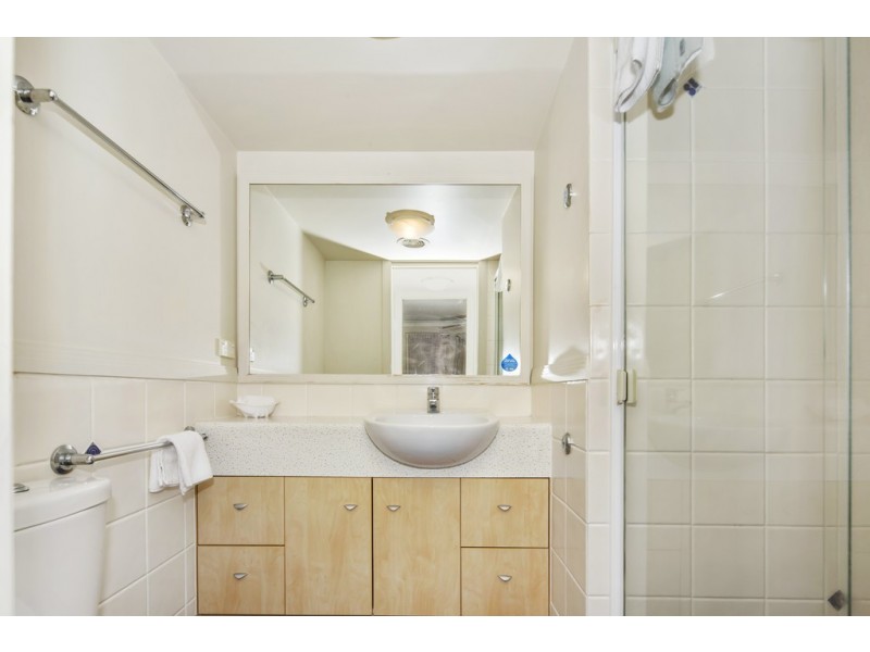 222/392 Marine Parade, Labrador QLD 4215