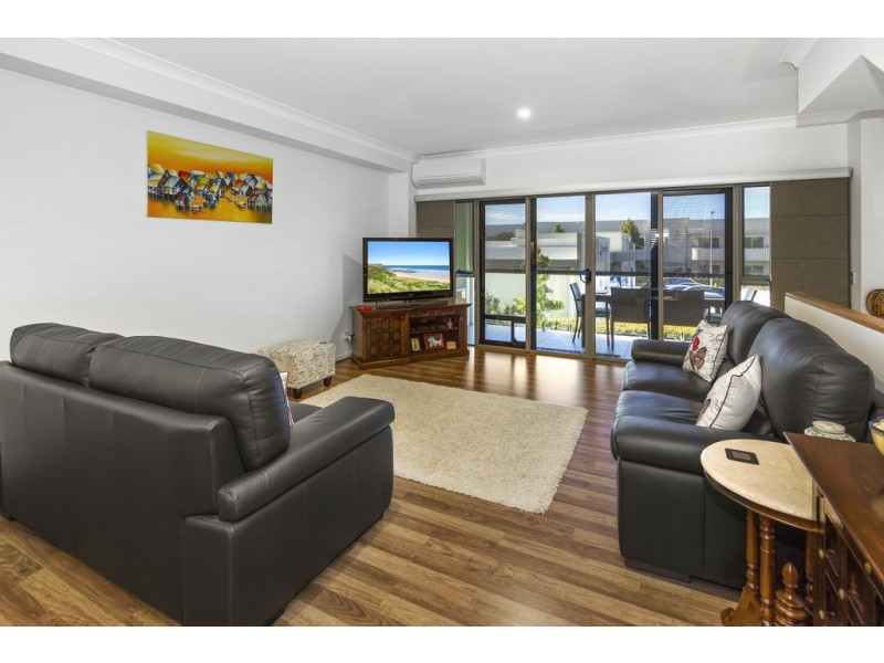 14/1 Mervyn Thomas Drive, Hope Island QLD 4212