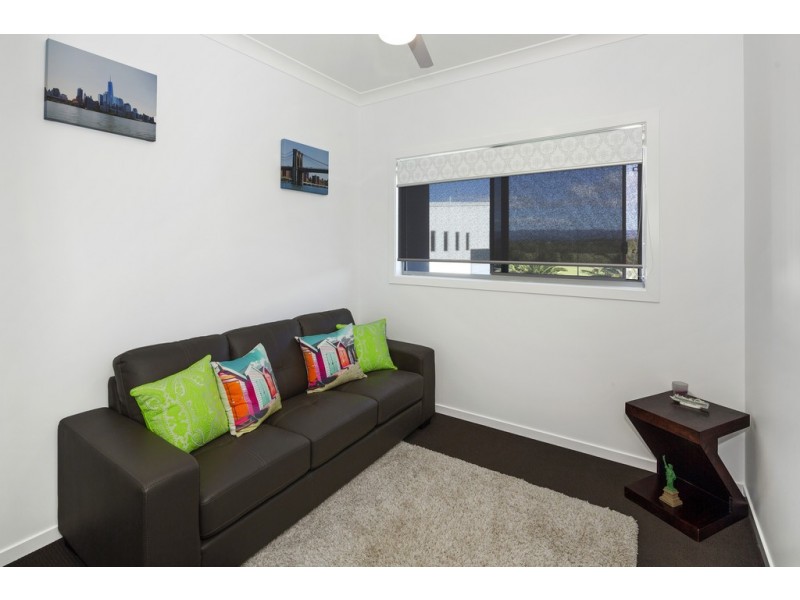 14/1 Mervyn Thomas Drive, Hope Island QLD 4212