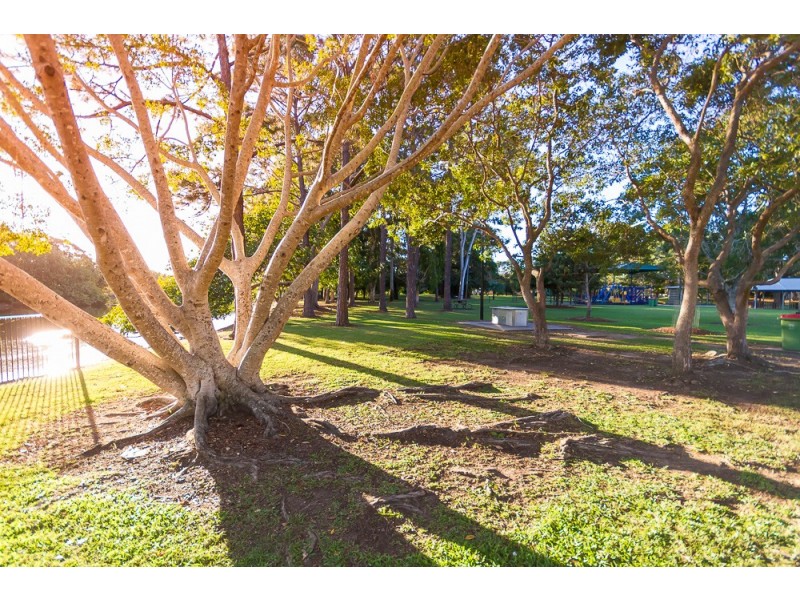 14 Cannes Avenue, Surfers Paradise QLD 4217