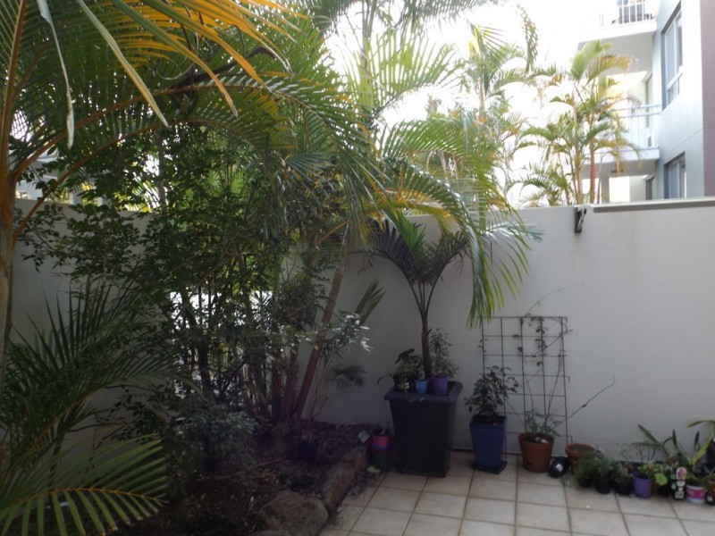 13/13-23 Bright Avenue, Labrador QLD 4215