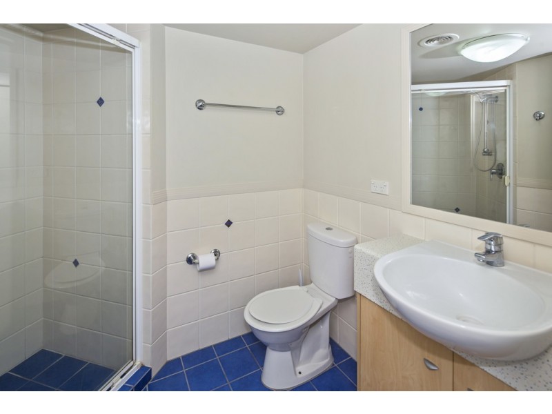 108/392 Marine Parade, Labrador QLD 4215