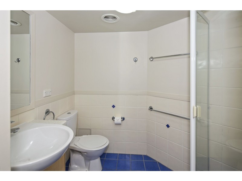 108/392 Marine Parade, Labrador QLD 4215