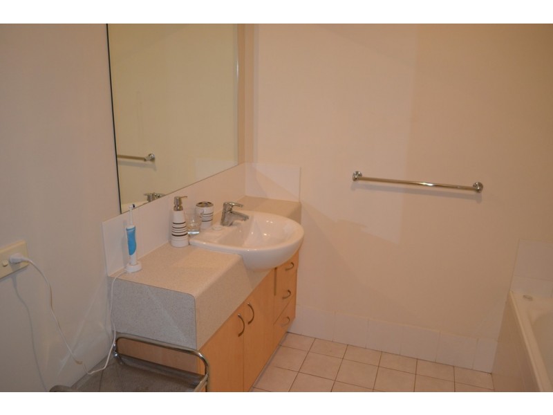 3/53 Gordon Street, Labrador QLD 4215