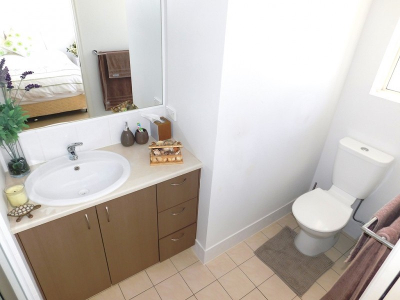 8/131 Muir Street, Labrador QLD 4215