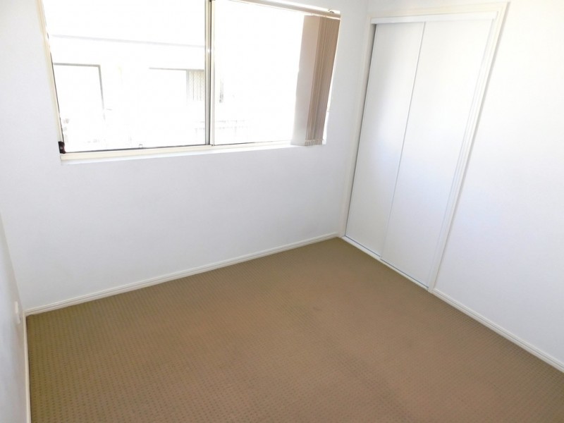 8/131 Muir Street, Labrador QLD 4215