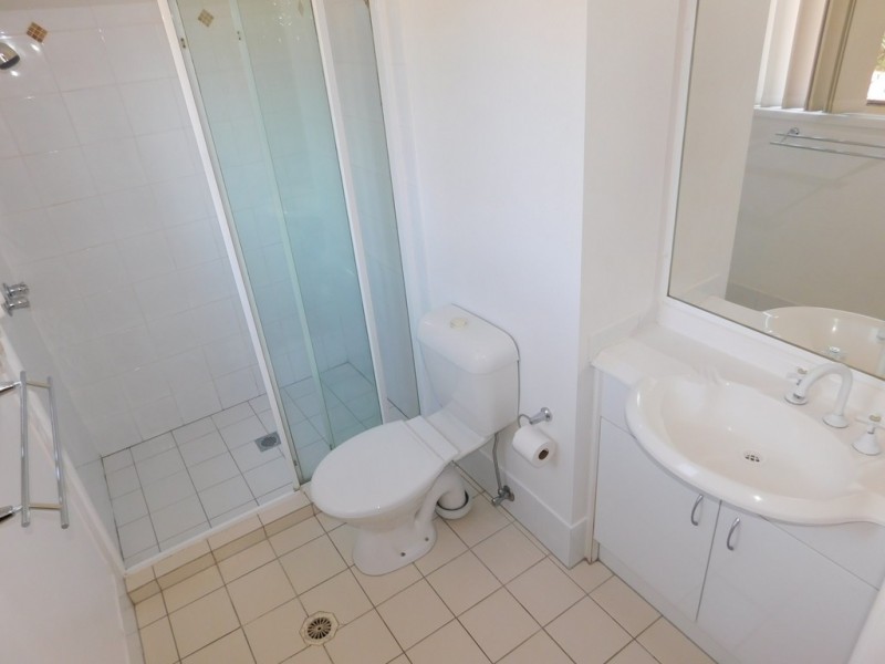 11/183 Government Road, Labrador QLD 4215