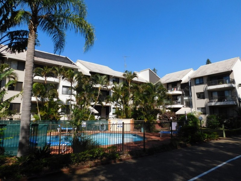 17/9 Bayview Street, Runaway Bay QLD 4216