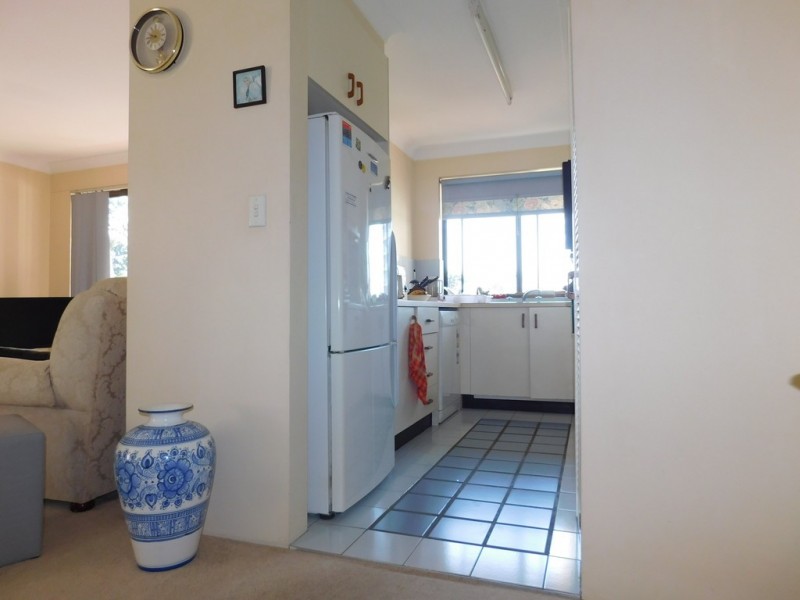 17/9 Bayview Street, Runaway Bay QLD 4216