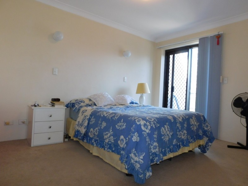 17/9 Bayview Street, Runaway Bay QLD 4216