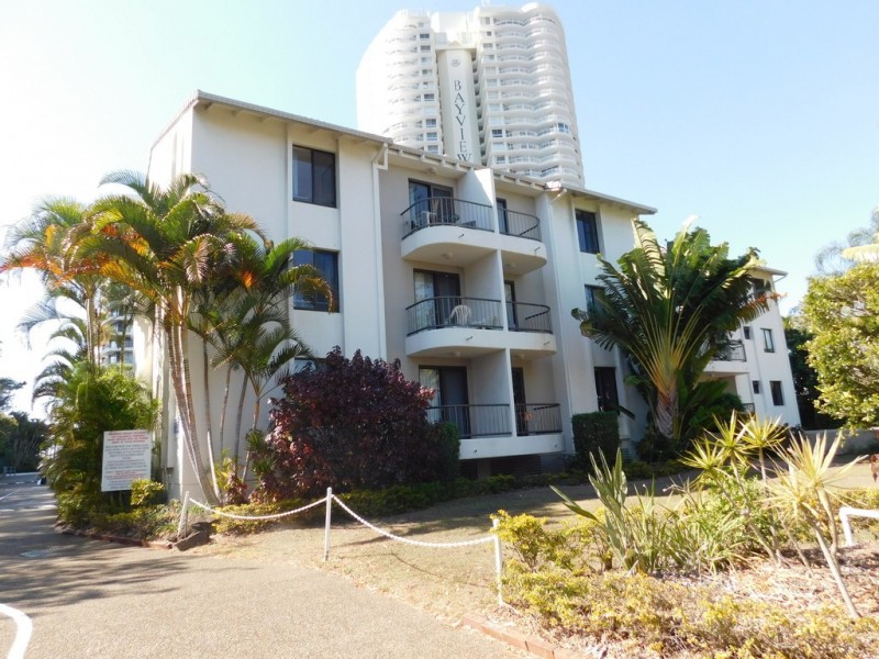 17/9 Bayview Street, Runaway Bay QLD 4216