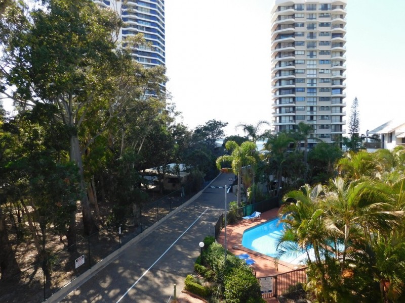 17/9 Bayview Street, Runaway Bay QLD 4216