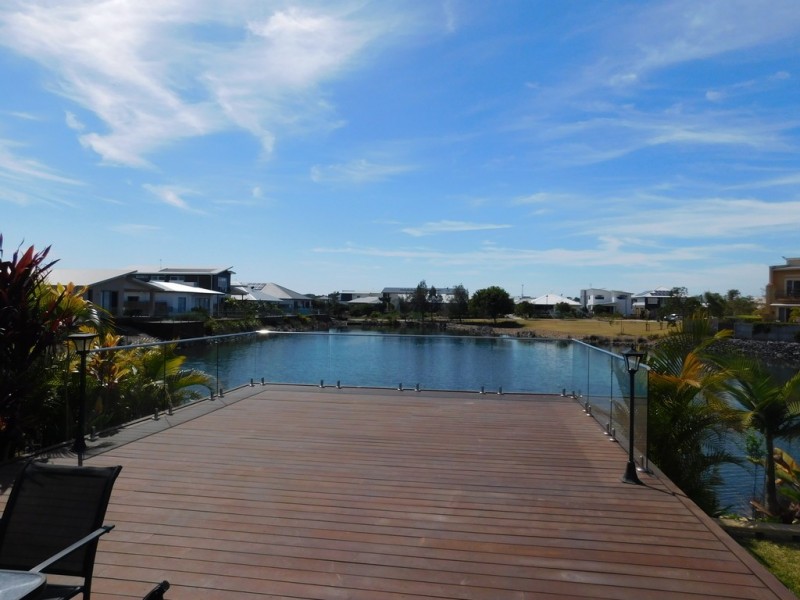 17 Azure way, Hope Island QLD 4212