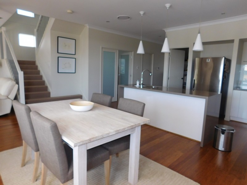 17 Azure way, Hope Island QLD 4212