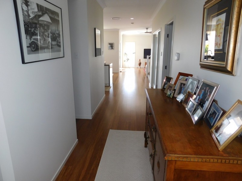 17 Azure way, Hope Island QLD 4212