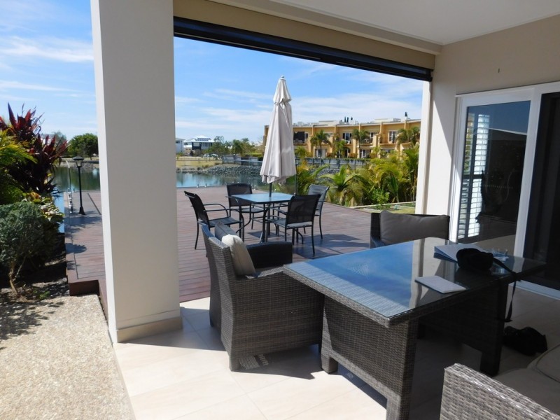 17 Azure way, Hope Island QLD 4212