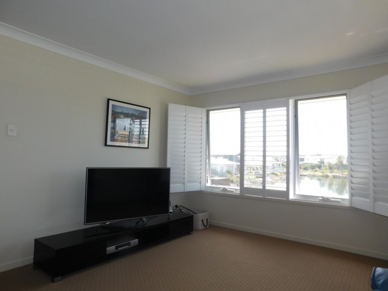 17 Azure way, Hope Island QLD 4212