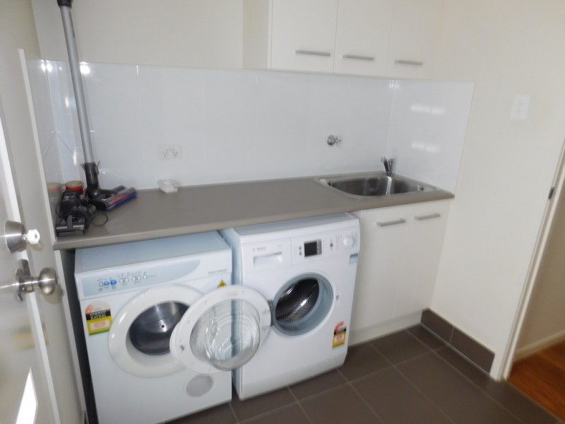 17 Azure way, Hope Island QLD 4212