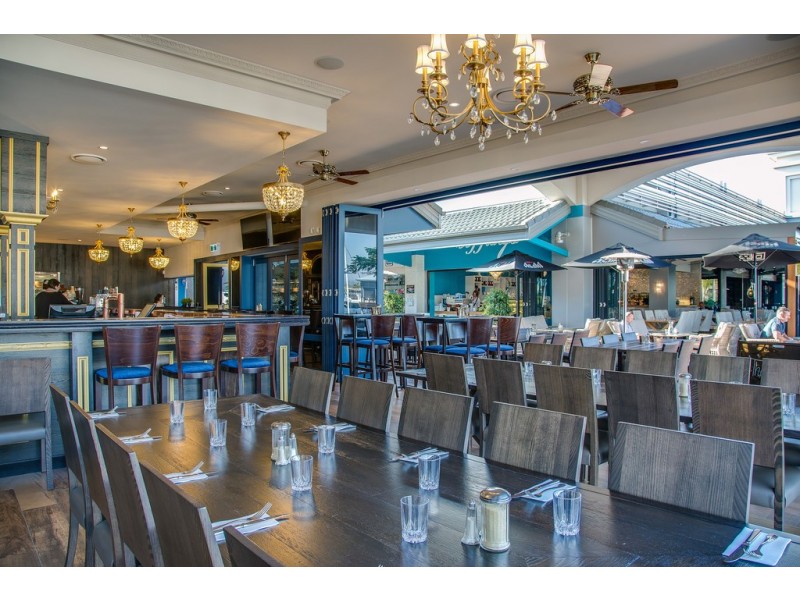 17 Azure way, Hope Island QLD 4212