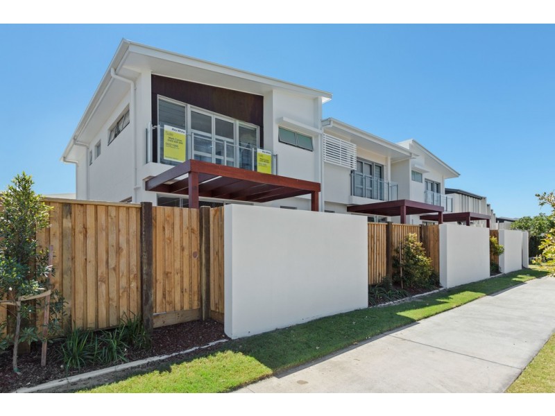 20/1 Waters Close, Hope Island QLD 4212