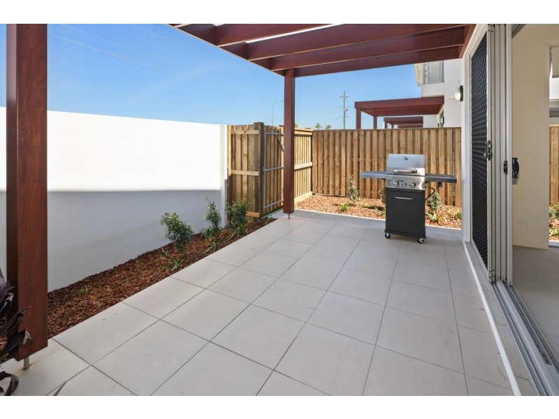 20/1 Waters Close, Hope Island QLD 4212