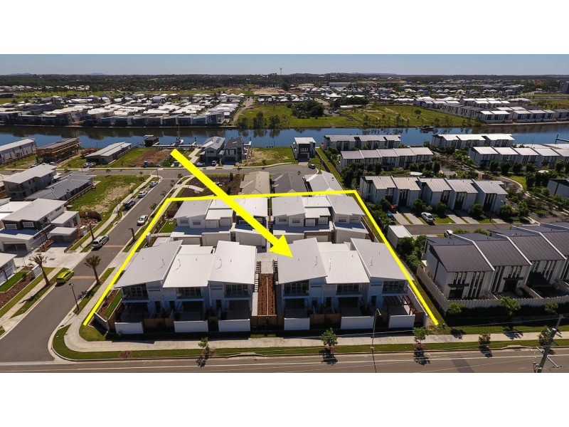 20/1 Waters Close, Hope Island QLD 4212