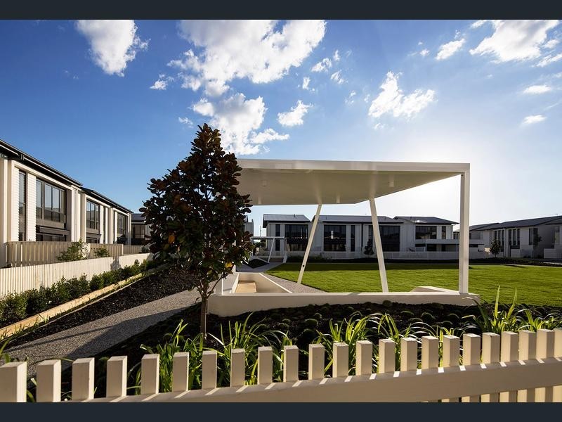 Hope Island QLD 4212