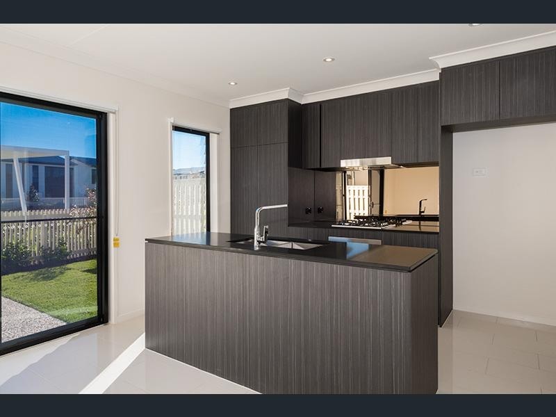 Hope Island QLD 4212