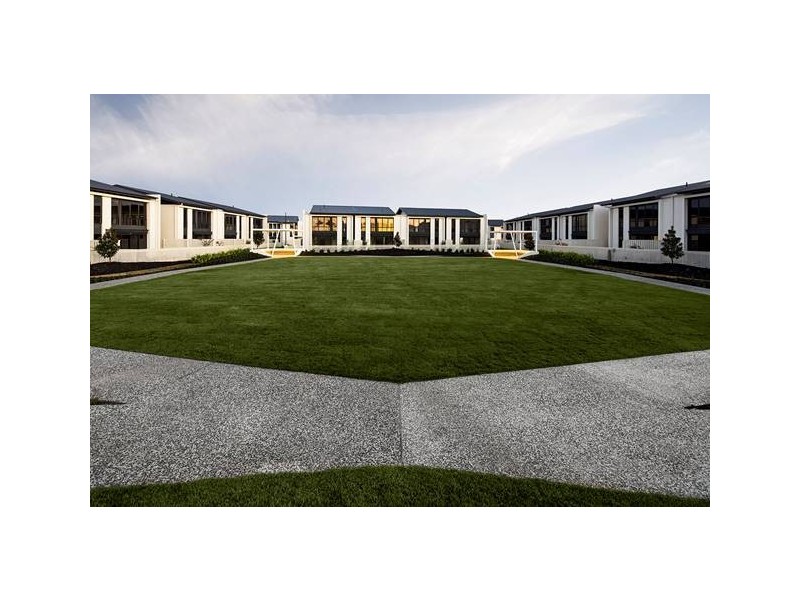 Hope Island QLD 4212