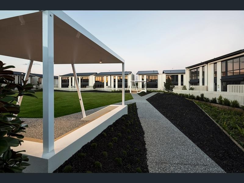 Hope Island QLD 4212