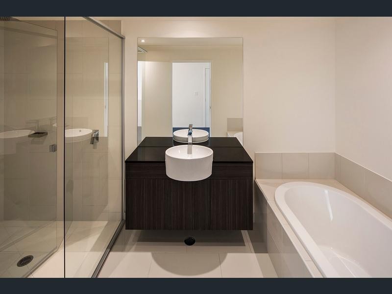 Hope Island QLD 4212