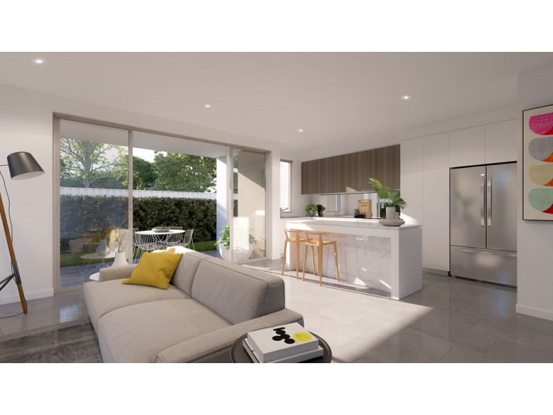 37 Sickle Avenue, Hope Island QLD 4212