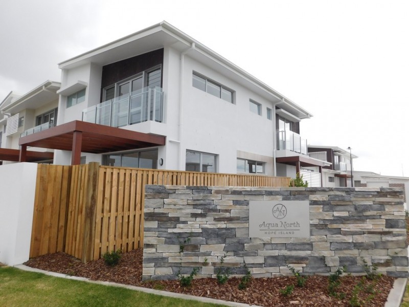 1/2 Waters Close, Hope Island QLD 4212