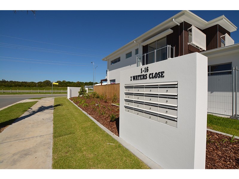 1/2 Waters Close, Hope Island QLD 4212