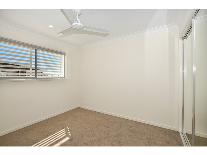 1/2 Waters Close, Hope Island QLD 4212
