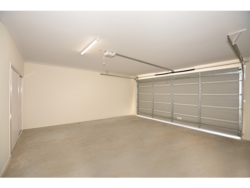 1/2 Waters Close, Hope Island QLD 4212