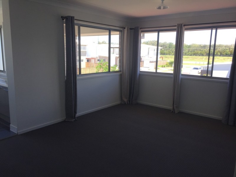 4 Waters Close, Hope Island QLD 4212