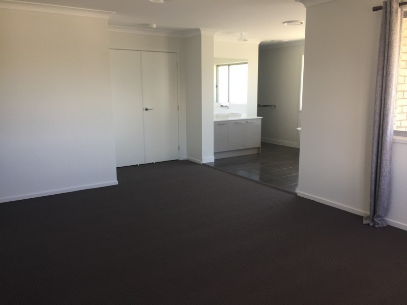 4 Waters Close, Hope Island QLD 4212