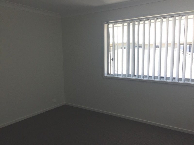 4 Waters Close, Hope Island QLD 4212