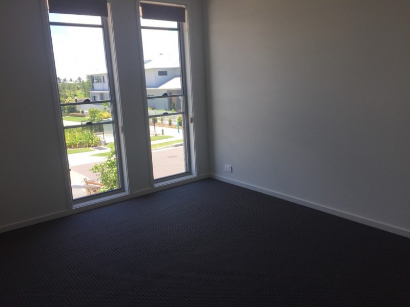 4 Waters Close, Hope Island QLD 4212