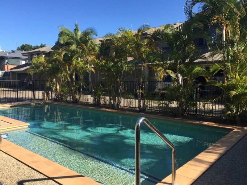 6/8 Gordon Street, Labrador QLD 4215