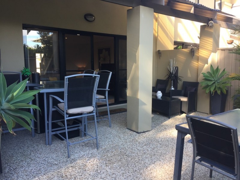 6/8 Gordon Street, Labrador QLD 4215