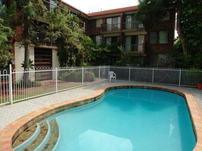 4/179 Muir, Labrador QLD 4215